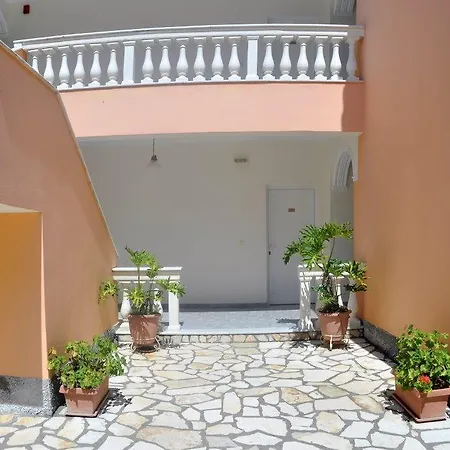 Angelica Hotel